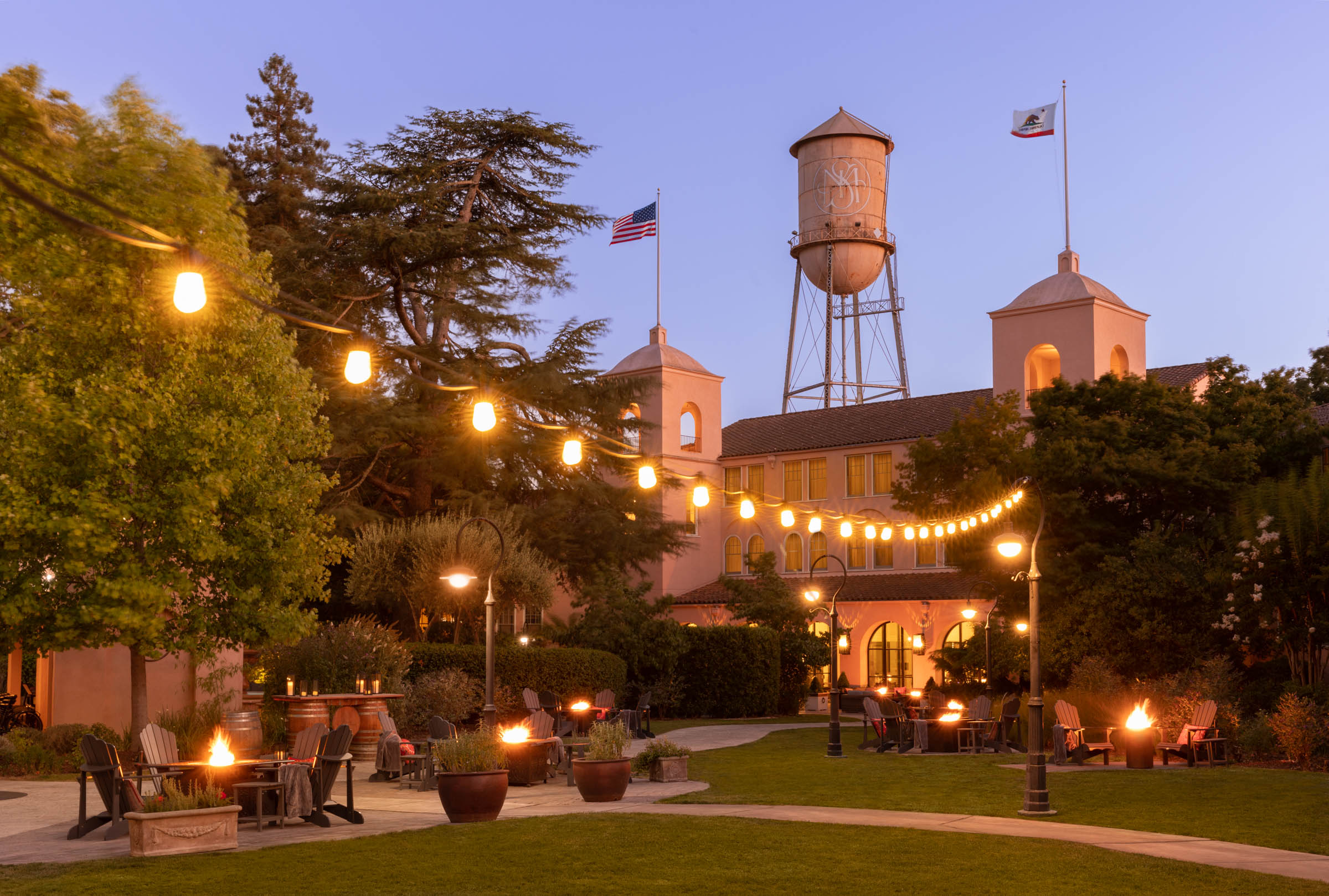 FairmontSonoma_BreezewayLawn_0229_v4